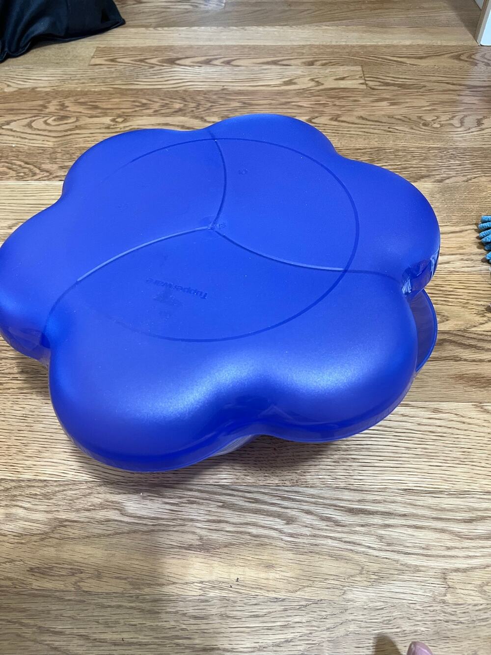 Tupperware 1.5 Gal Chip & Dip Flower Bowl Serving Tray & Side Bowls Blue 4624A